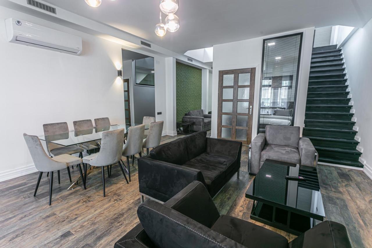 Luxe Apartment In Center エレバン エクステリア 写真