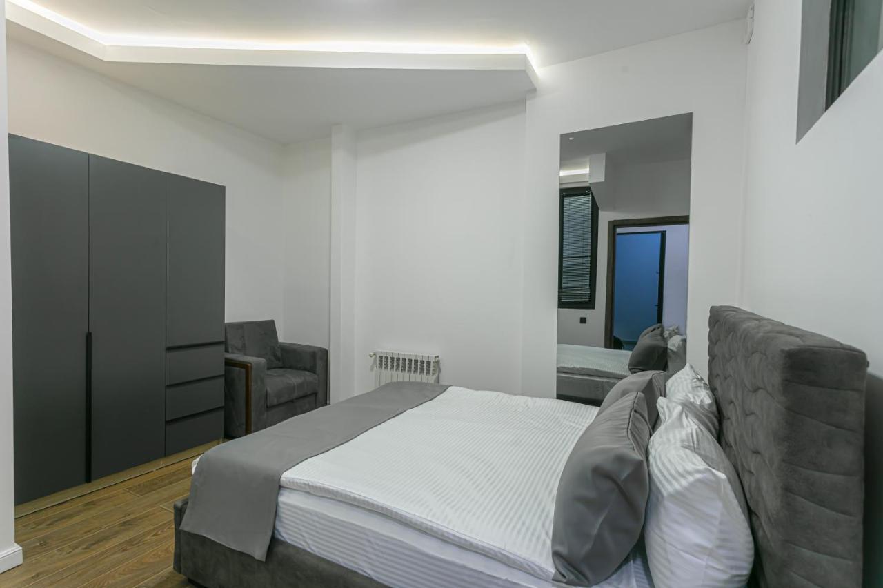 Luxe Apartment In Center エレバン エクステリア 写真