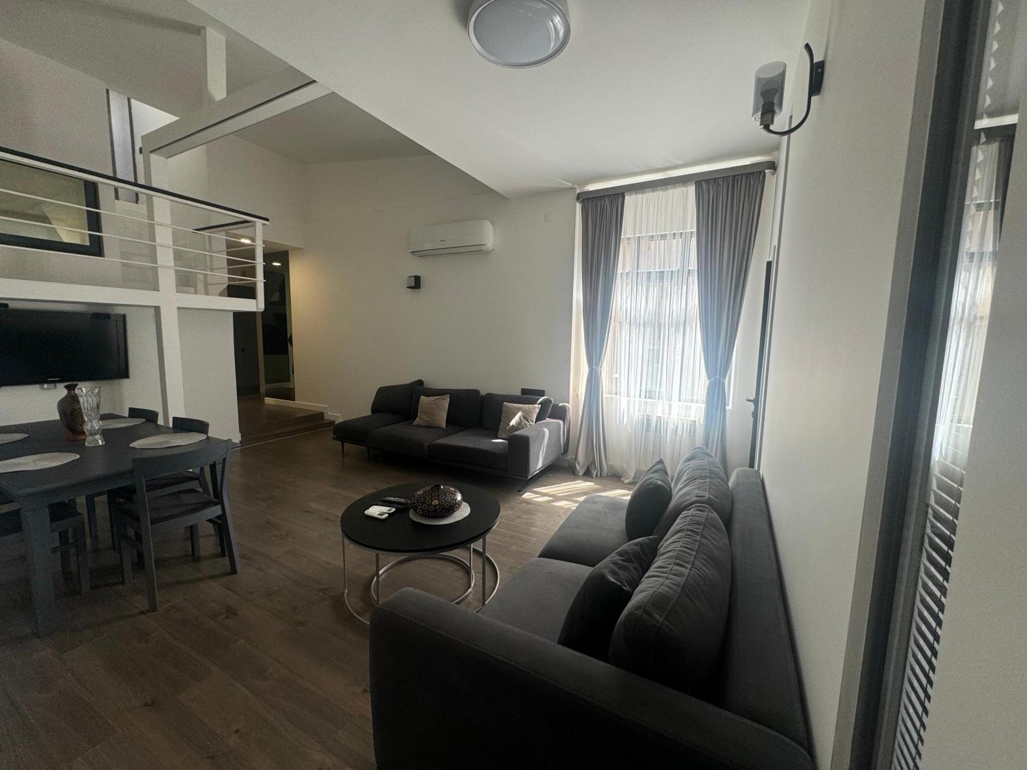 Luxe Apartment In Center エレバン エクステリア 写真